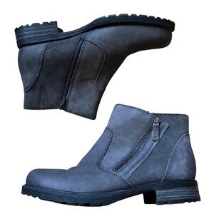 Earth Jordan Wide Gray Leather and Plaid Ankle Boot Booties Women’s 11D